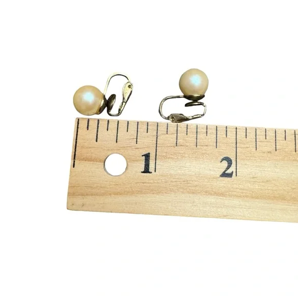 Vintage Gold Tone Faux Pearl Clip On Earrings - Picture 6 of 6